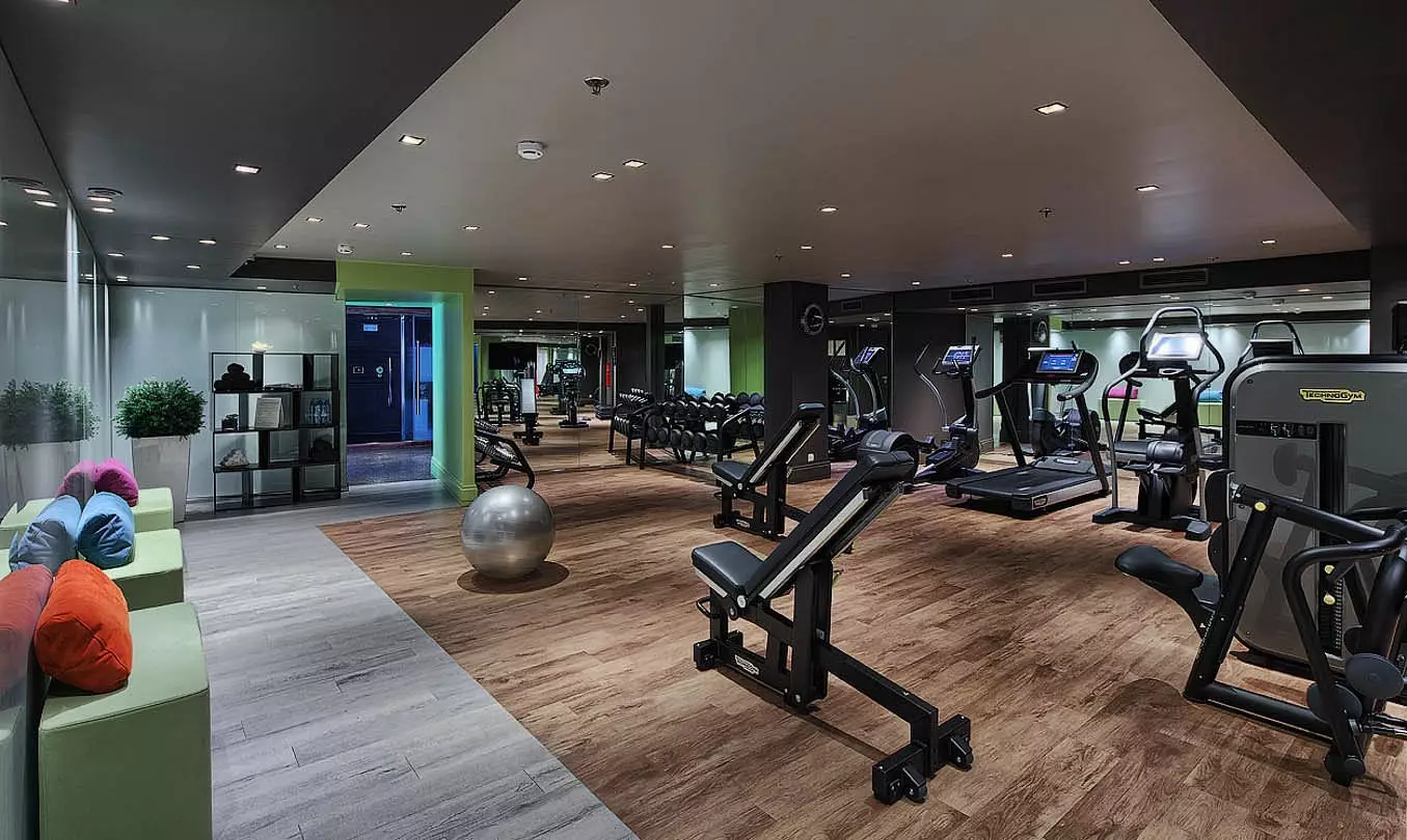 هتل دومینا سنت پیترزبورگ